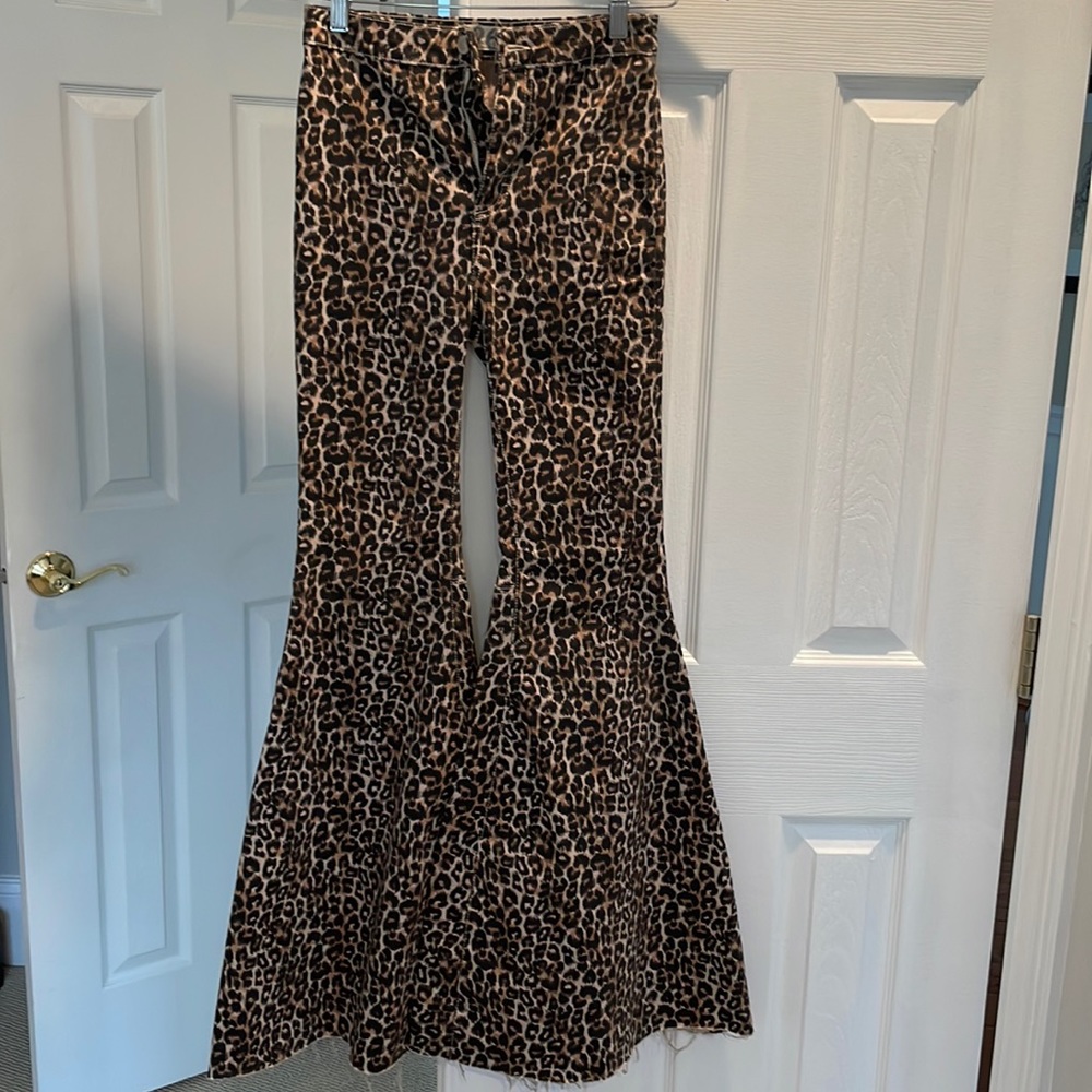 Free people leopard super flare stretch Jean